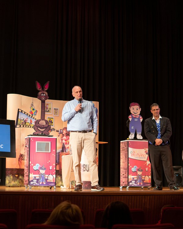 We say no to bullying- a magical, educational show!